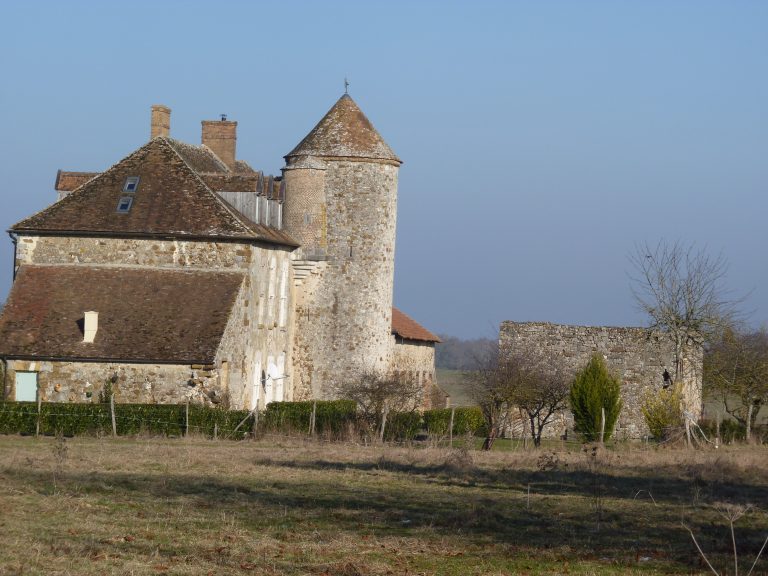 L'ancienne Abbaye bénédictine fortifiée de Villechasson